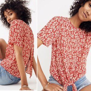 Madewell Crinkle Button Back Tie Tee in Full Bloom